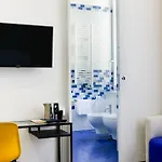 V10 - Vanvitelli 10 Гостевой дом 4*