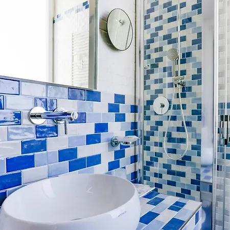 V10 - Vanvitelli 10 Гостевой дом 4*