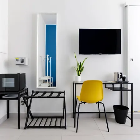 V10 - Vanvitelli 10 Неаполь