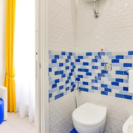 V10 - Vanvitelli 10 Гостевой дом Неаполь