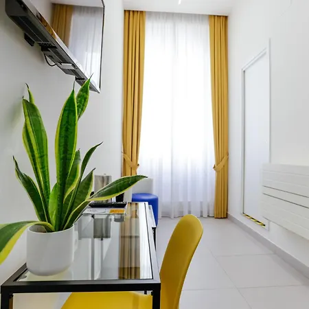 V10 - Vanvitelli 10 Гостевой дом 4*