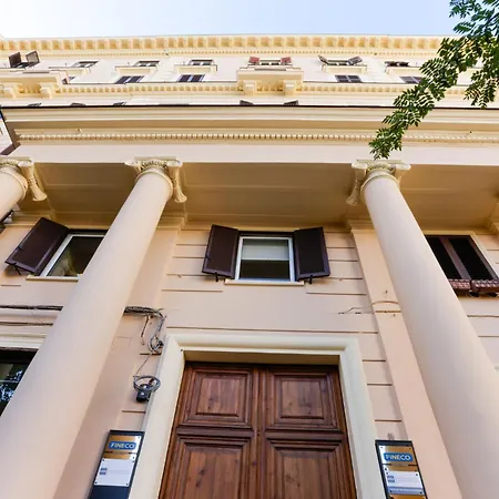 V10 - Vanvitelli 10 Гостевой дом 4*